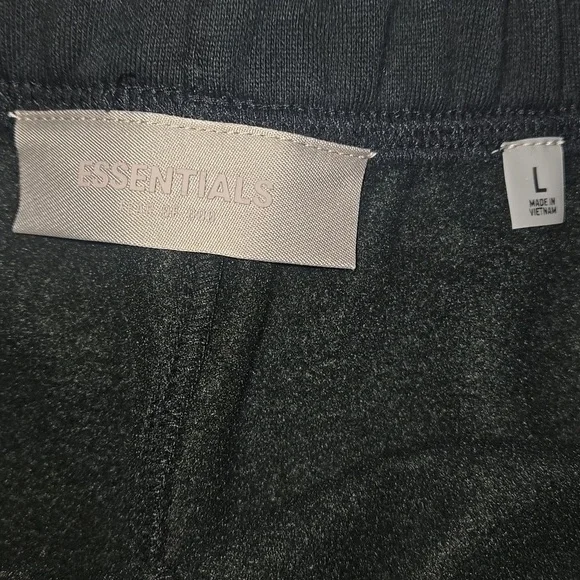 Essentials Fear of God Men's Stretch Limo Sweat Shorts Black Size L NWT - Picture 10 of 14